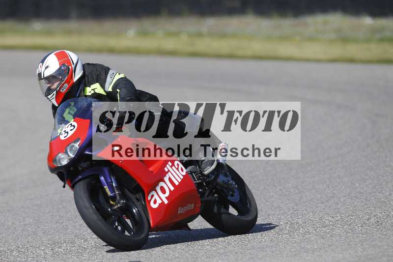 /01 02.04.2026 MAZ ADR/Gruppe rot/33